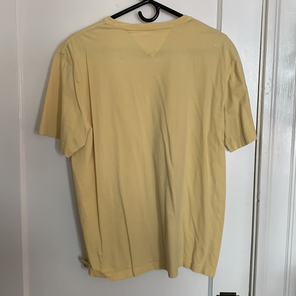Tommy Hilfiger XL Yellow T-Shirt - Picture 3 of 3